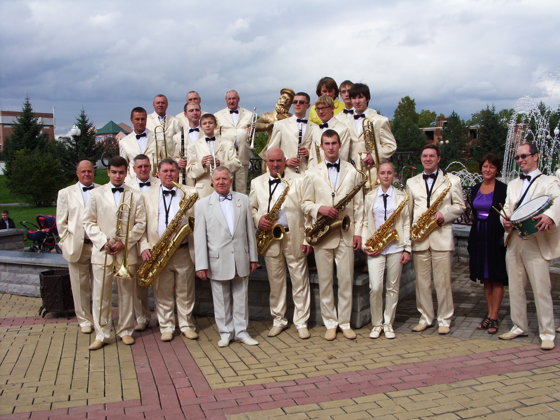 Оркестр под управлением Юрковского приглашает комсомольчан на концерты под открытым небом