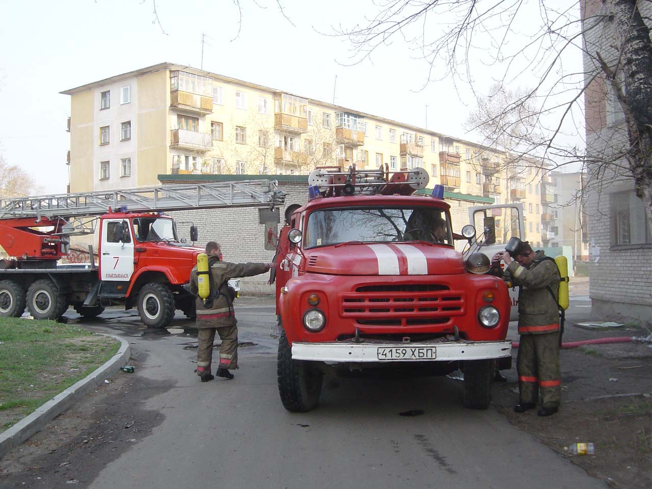 4 человека погибли во время пожара в подвале дома по Аллее Труда