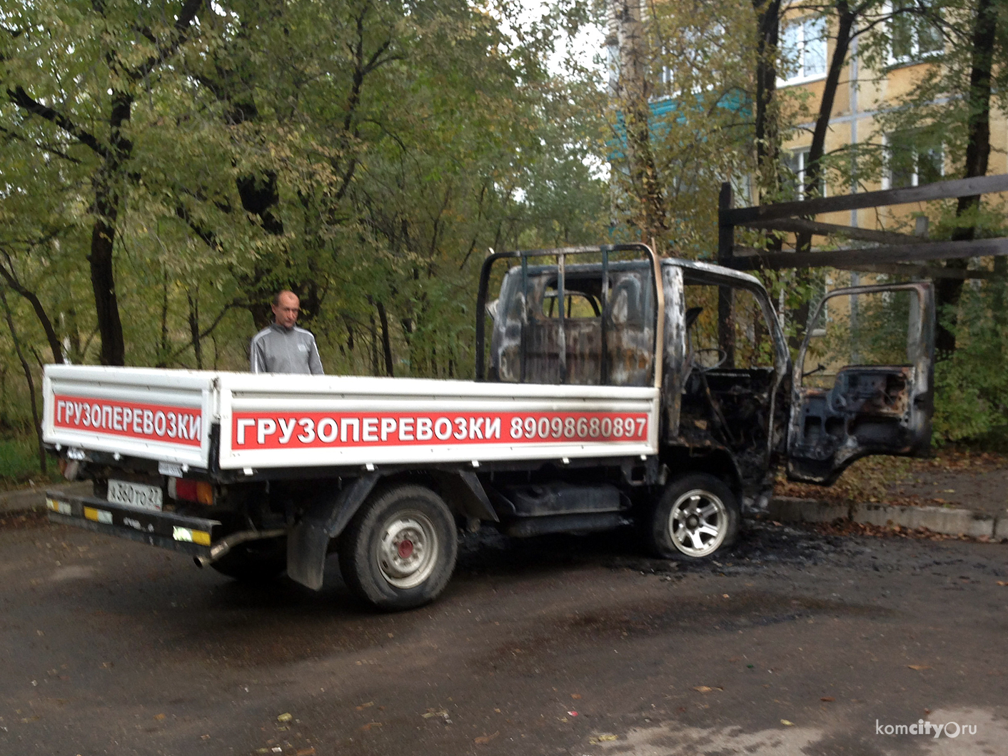 Во дворах по проспекту Ленина ночью сгорел автомобиль