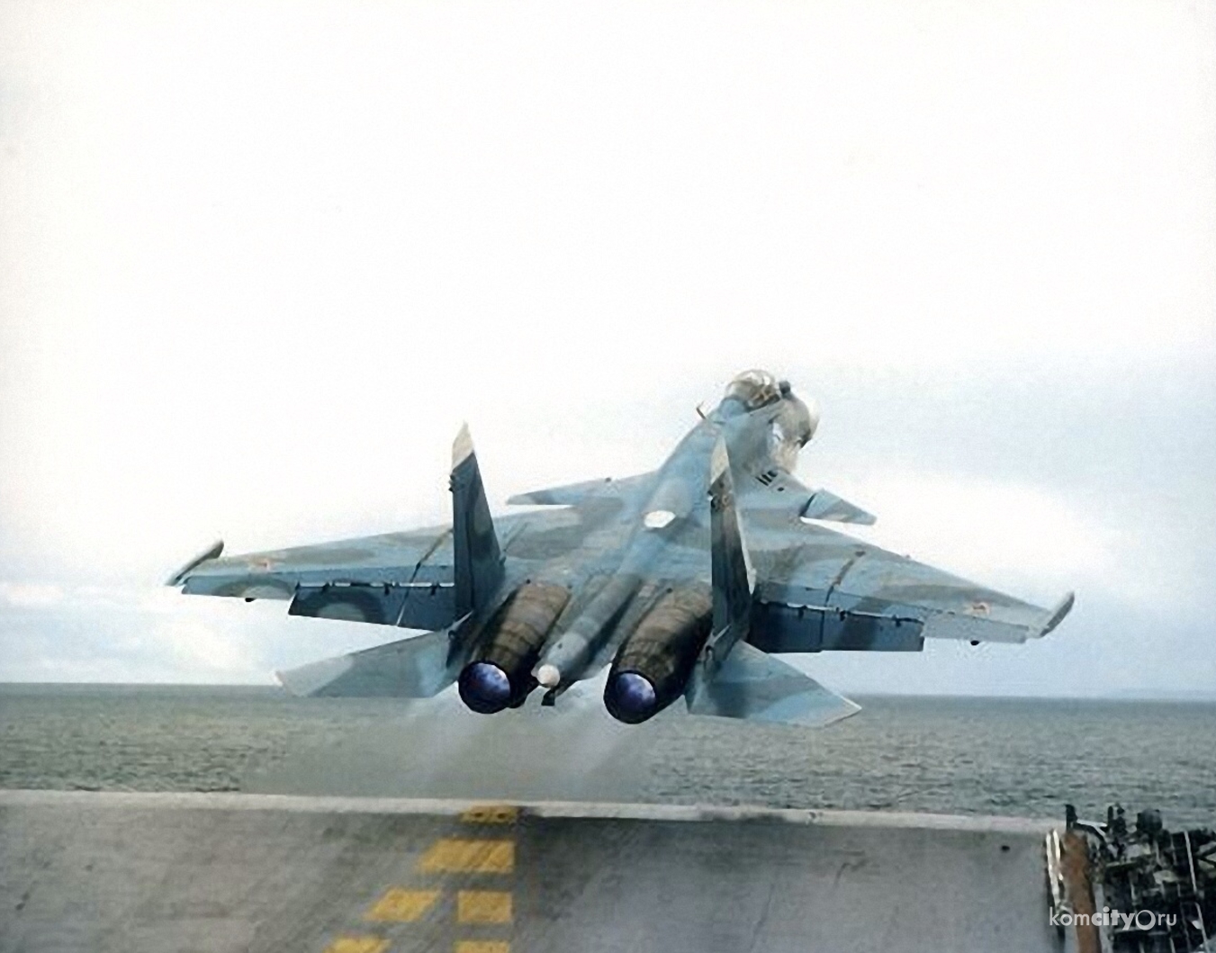 25 лет назад была совершена первая посадка истребителя Су-33 на палубу авианосца