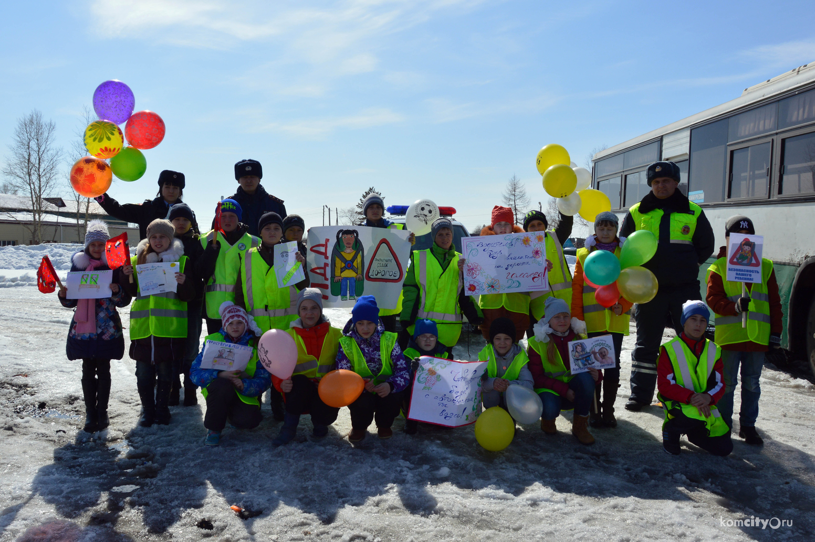 Отряды юных инспекторов дорожного движения провели в посёлке Хурба профилактическую акцию