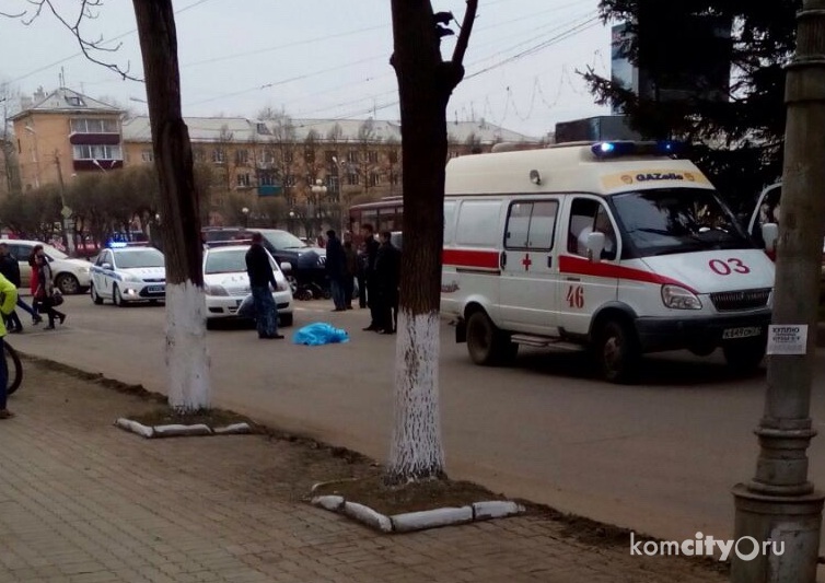 На Аллее Труда насмерть сбили подростка