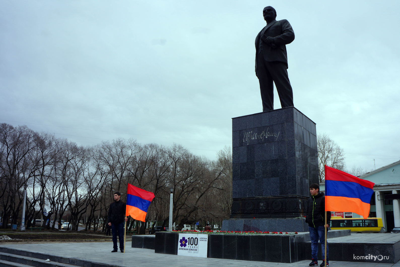 На площади Ленина почтили память армян, подвергшихся геноциду 100 лет назад