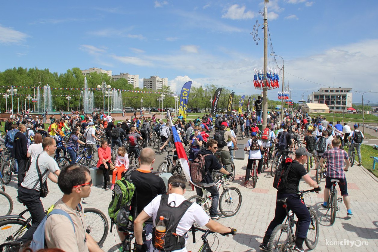 Более 400 велосипедистов проехали колонной по городу в рамках открытия летнего сезона