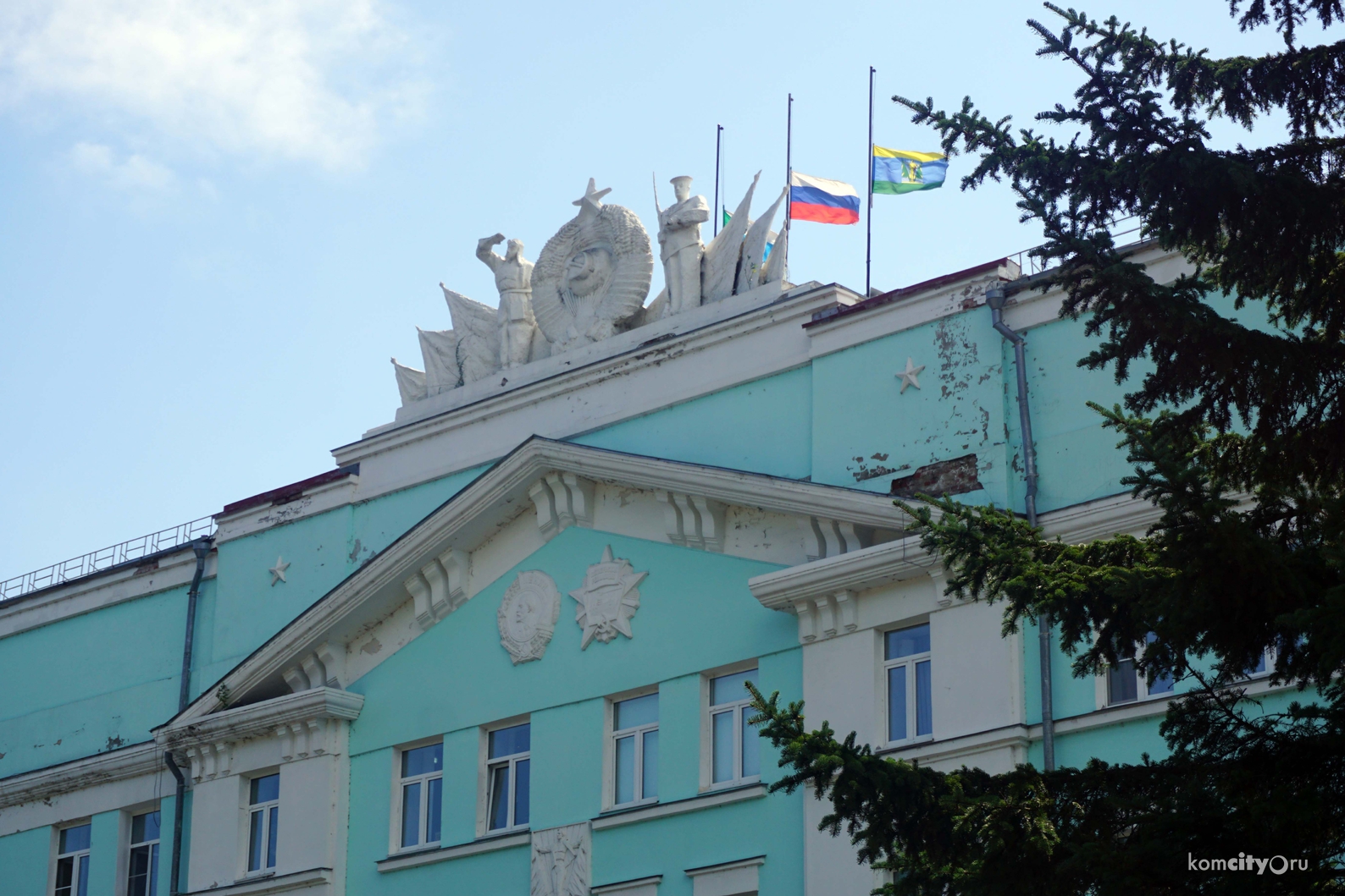 Всвязи с трауром, в городских учреждениях отменены развлекательные мероприятия, тем не менее, кубковый матч «Смены» и «Сахалина» состоится