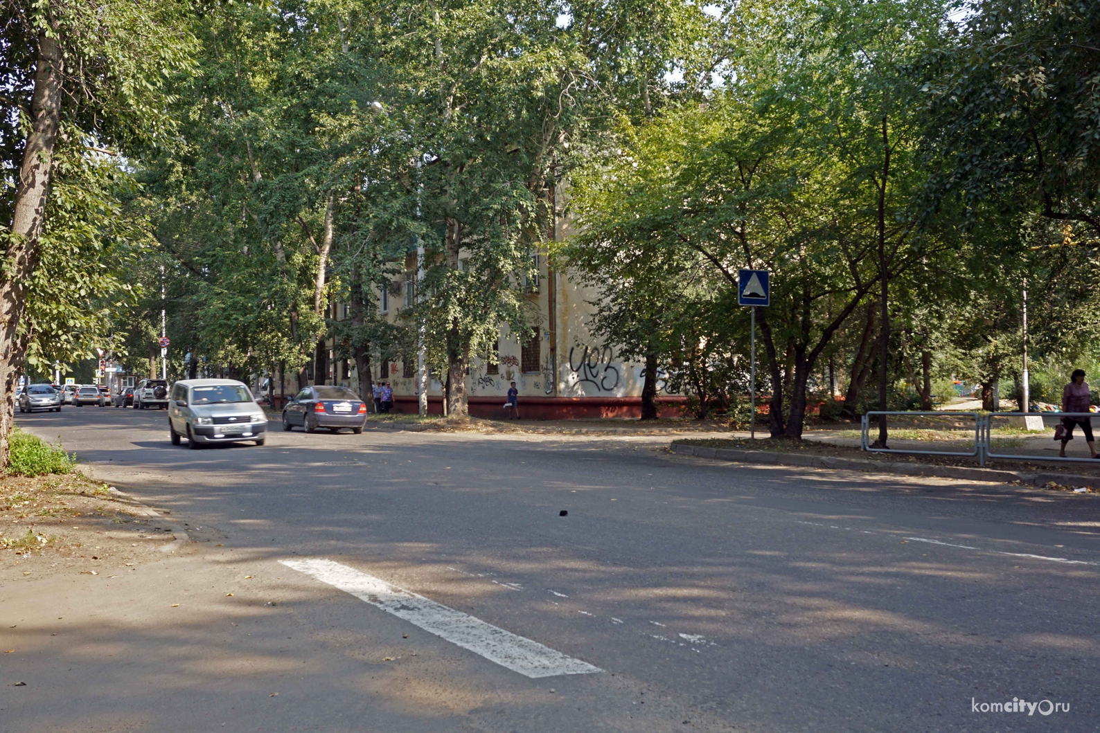 На улице Комсомольской возле школы №51 перед 1-м сентября ликвидировали пешеходный переход