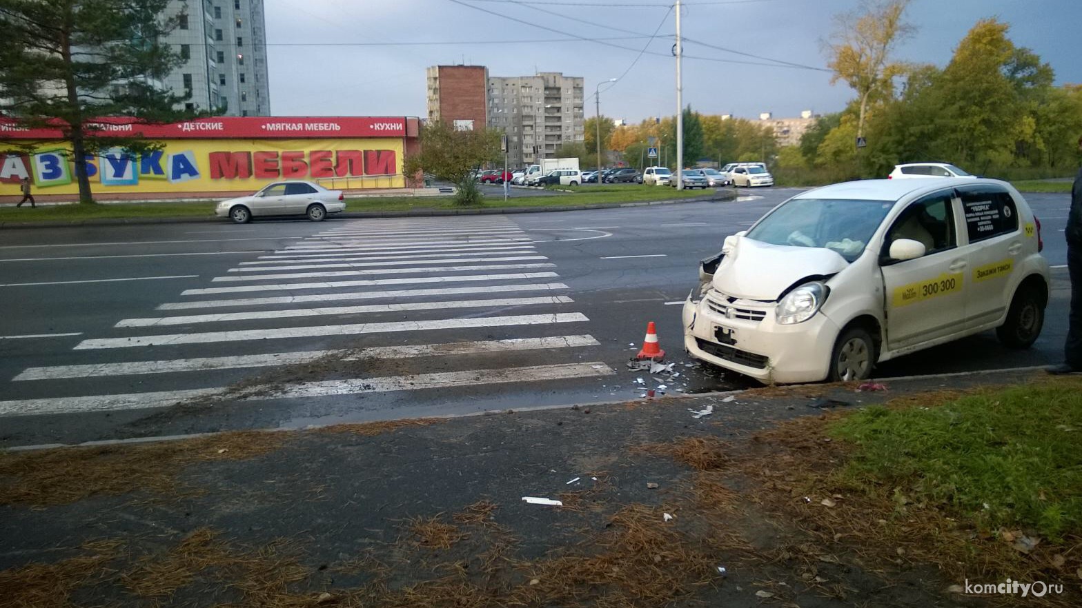 В аварии на проспекте Первостроителей пострадала пассажирка такси