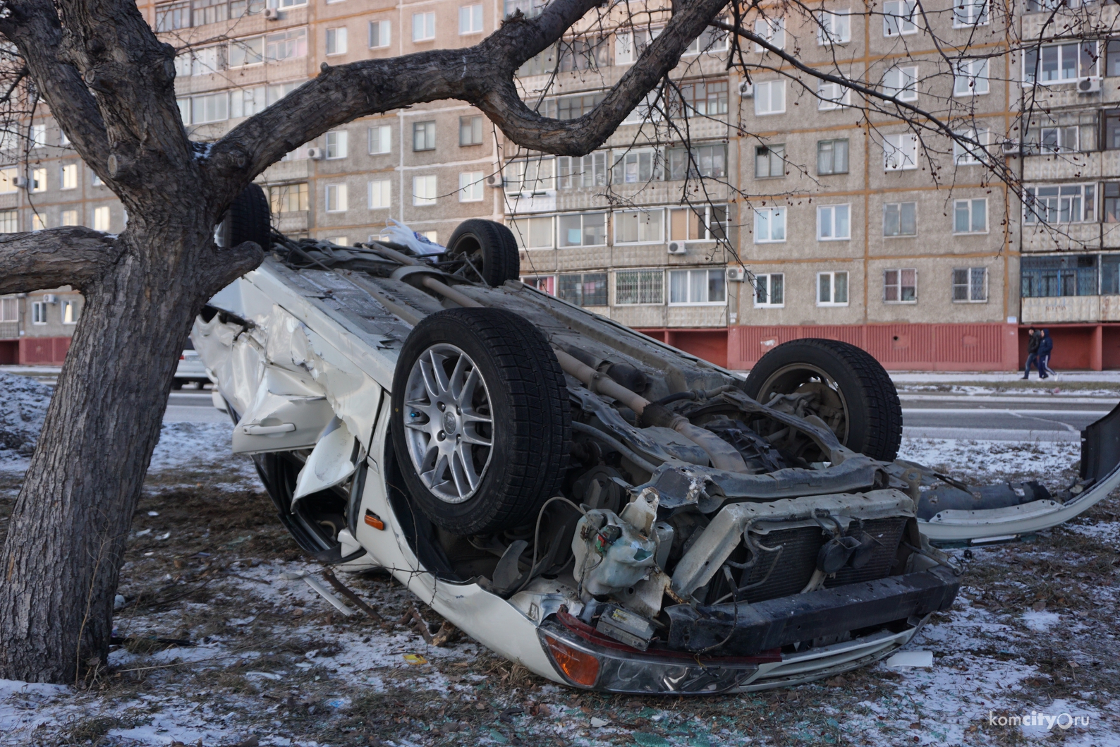 На улице Вокзальной взлетела и перевернулась «Хонда Аккорд»