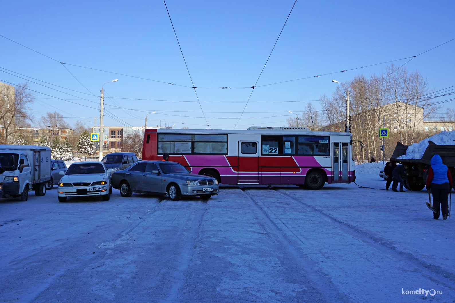 Из-за аварии на перекрёстке Ленина — Первостроителей в центре города затруднено движение