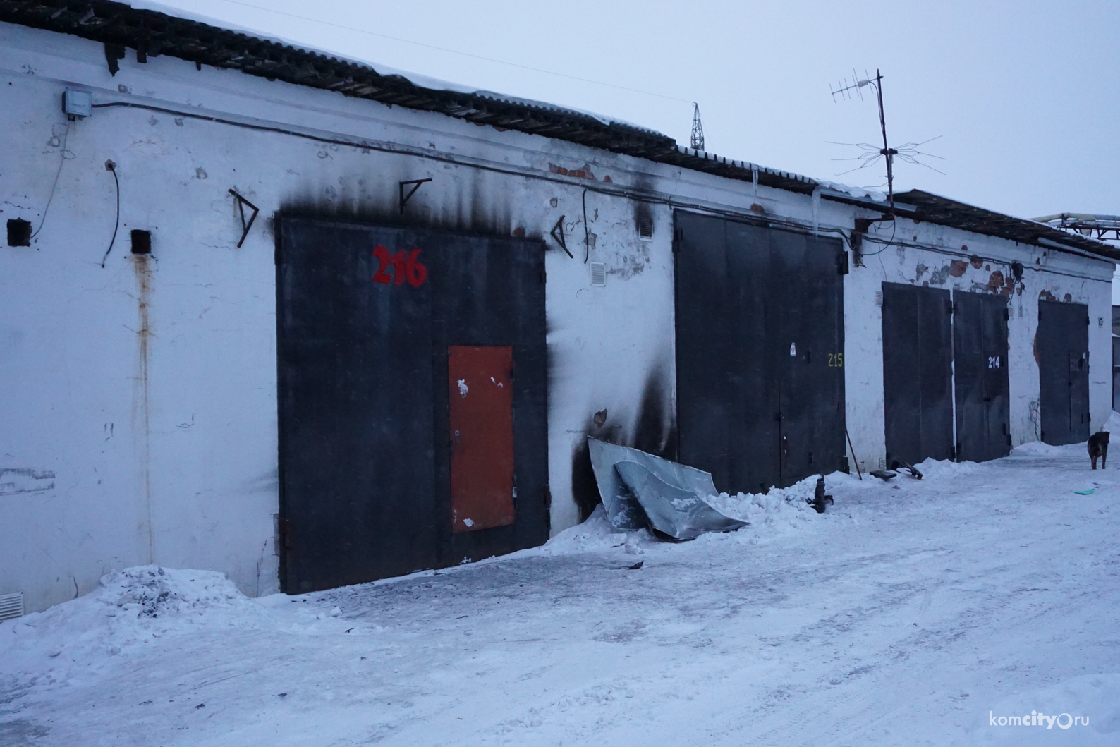 В Комсомольске-на-Амуре разыскивают поджигателя гаража