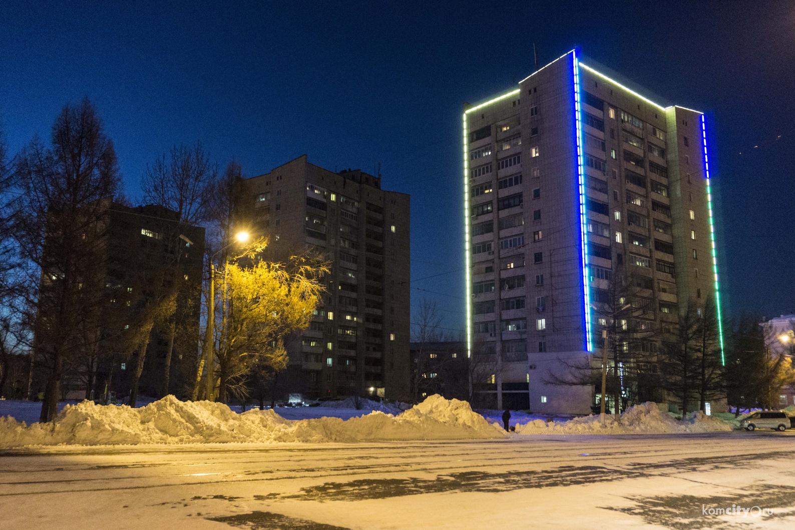 В будущем году подсветкой оснастят ещё два дома на Набережной, 9-этажку на Октябрьском и Дом со шпилем