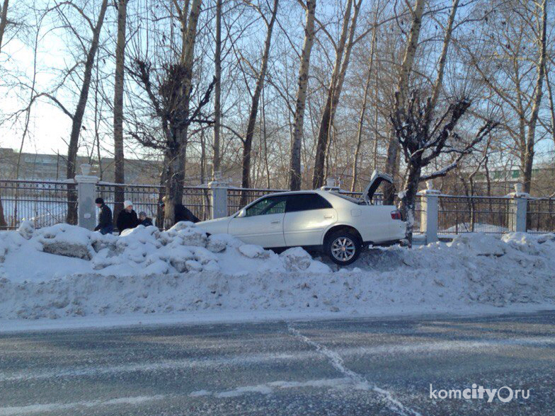 В Комсомольске из-за гололёда выросло число ДТП