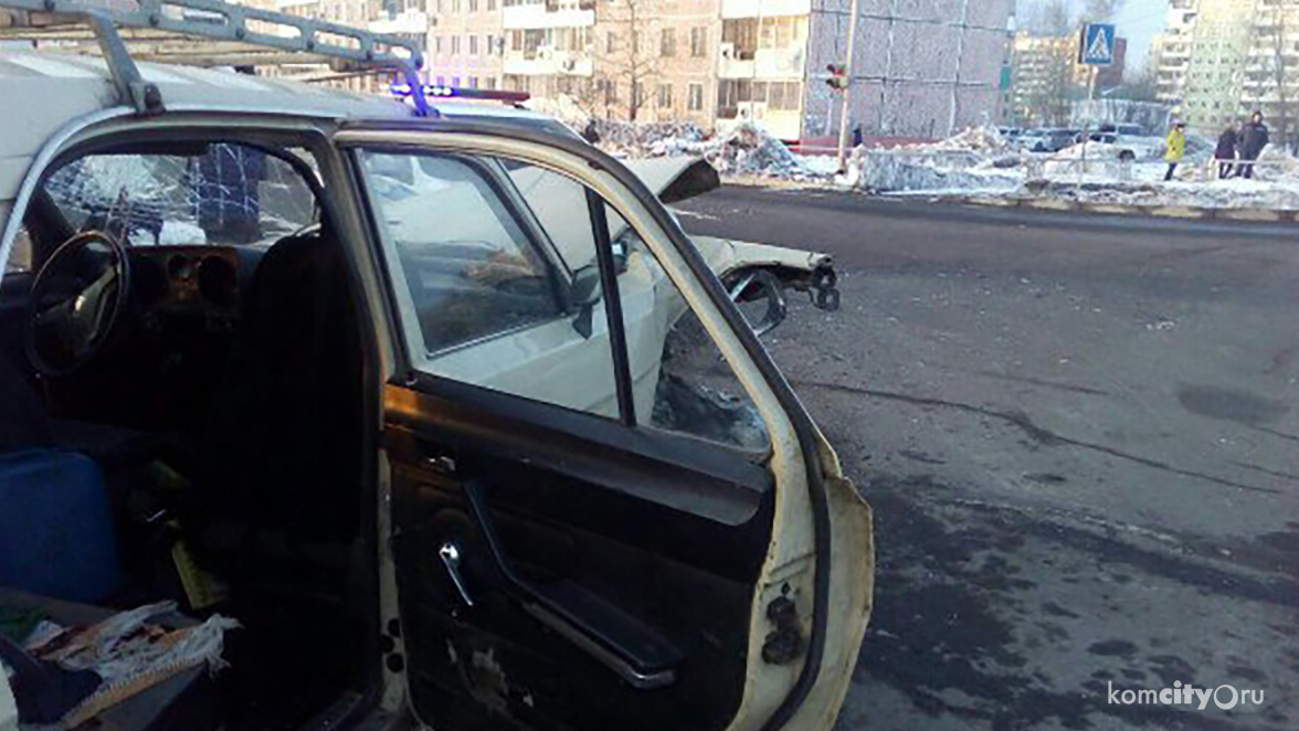В аварии на перекрёстке Дзержинского — Гагарина серьёзно пострадал водитель