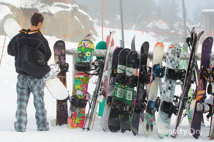 Несовершеннолетняя комсомольчанка уехала с горнолыжной базы с чужим сноубордом