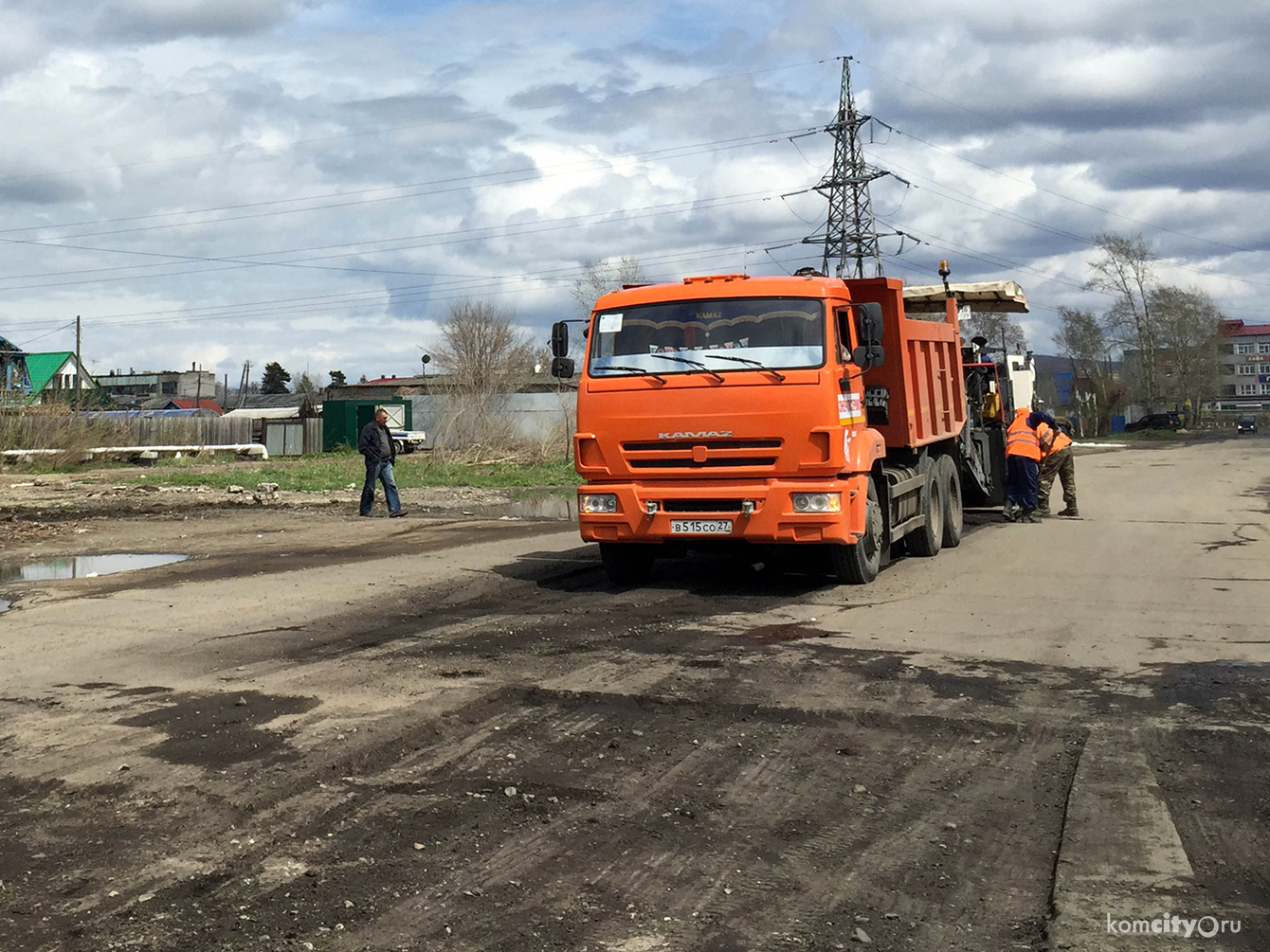 «Дорожникам» погрозили пальцем за долгое восстановление дорог после вырезки асфальта