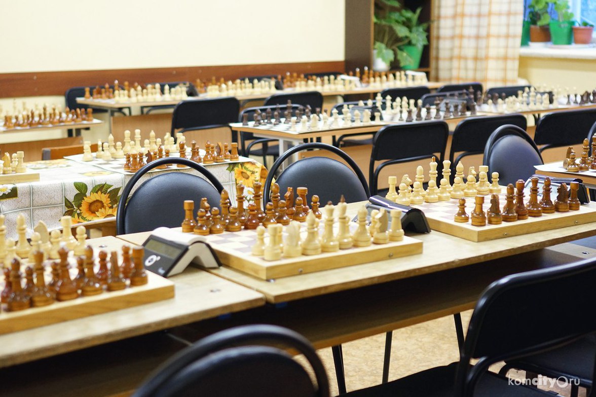 Комсомольчанин Роман Янченко взял два первых места в первенстве ДФО по шахматам