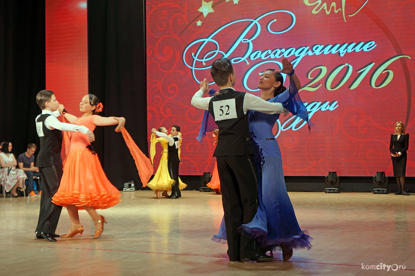 Конкурсом «Восходящие звёзды» завершили сезон танцоры города Юности