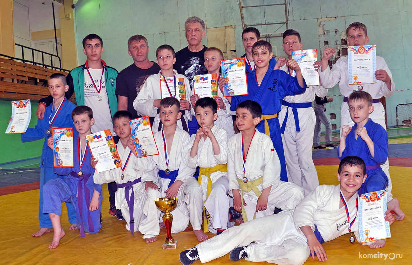 Комсомольская команда заняла первое место на соревнованиях по армейскому рукопашному бою в Амурске