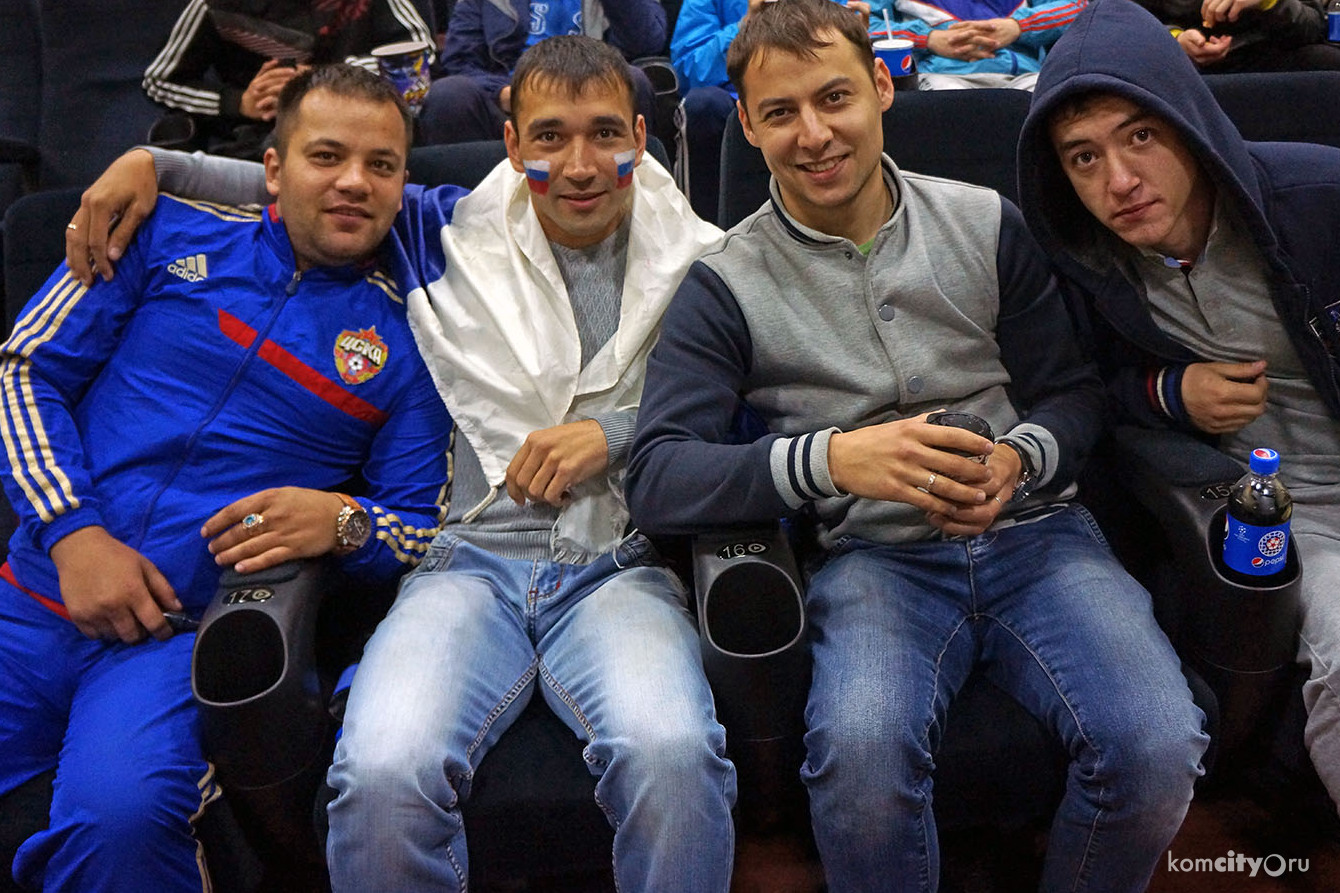 Несколько сотен комсомольчан посетили трансляцию первой игры сборной России на Чемпионате Европы по футболу