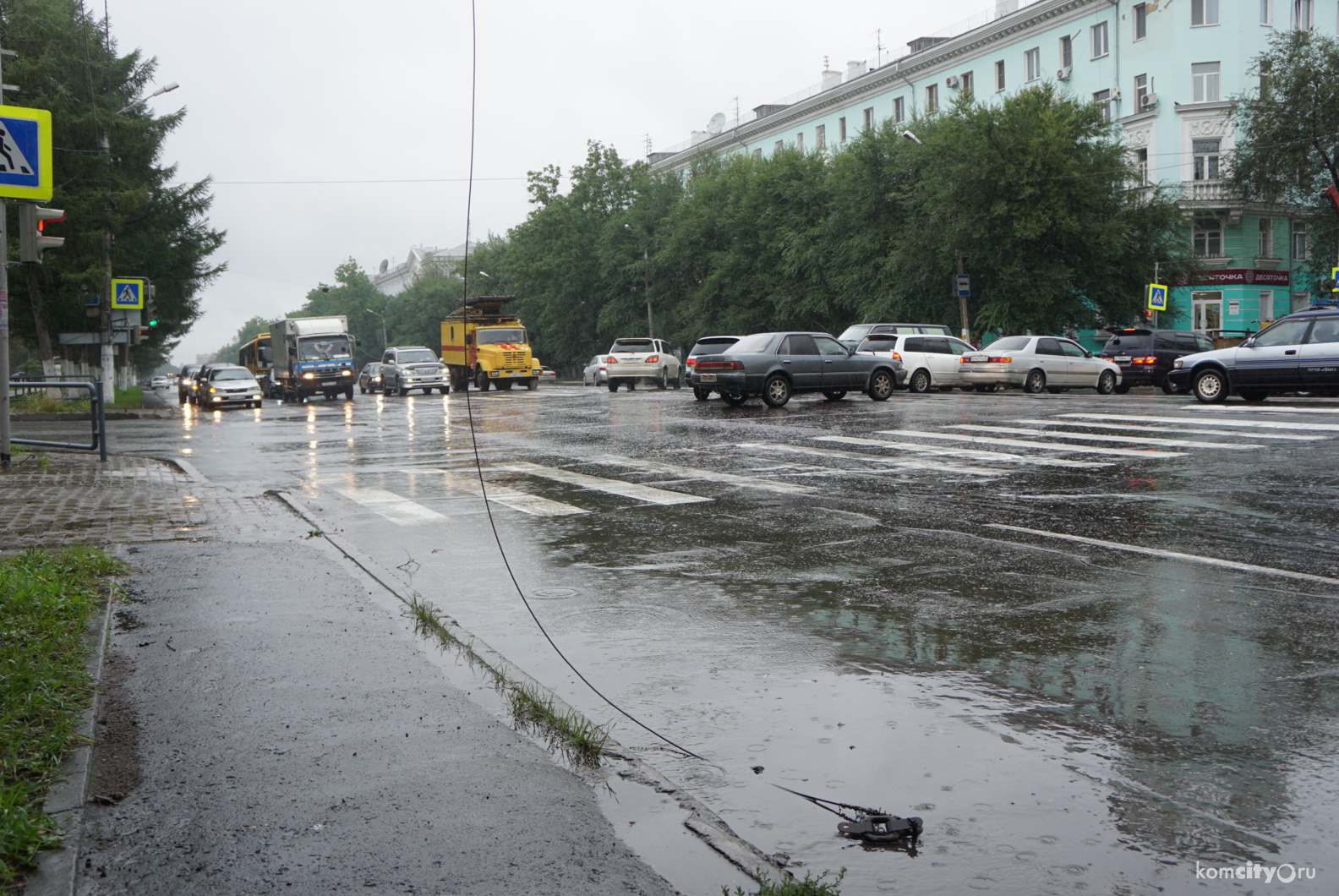 Из-за обрыва проводов остановлено движение трамваев в сторону Набережной