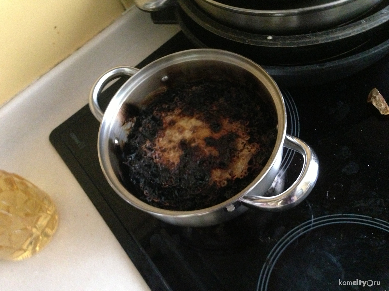 Попытка детей приготовить ужин в час ночи чуть было не окончилась пожаром