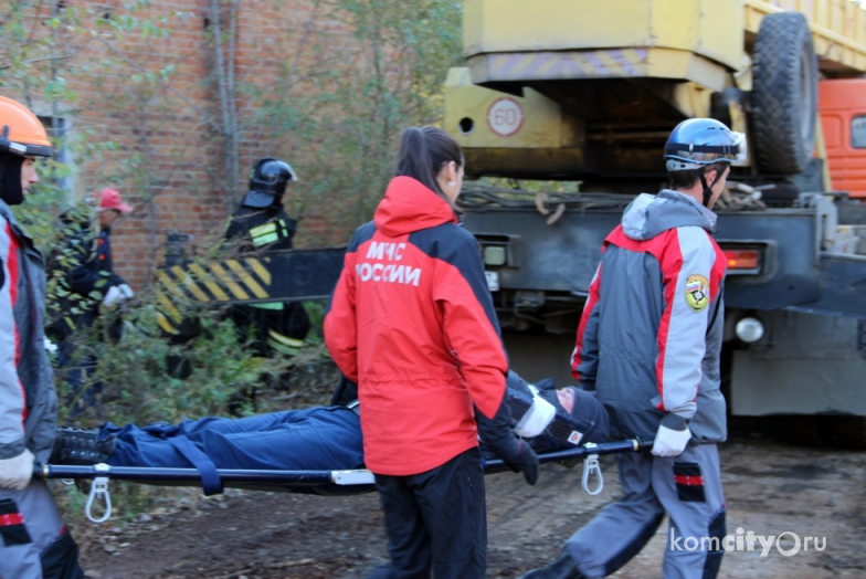 Спасатели и пожарные в рамках всероссийской тренировки по ГО и ЧС ликвидировали пожар на авиазаводе