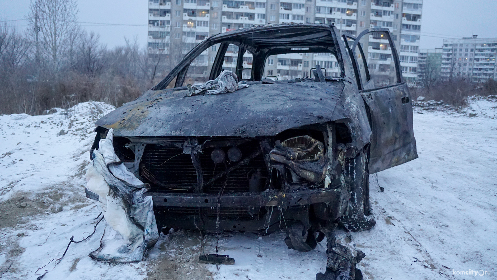 Во время пожара в автокооперативе «Новый» дотла сгорела «Тойота Спасио»