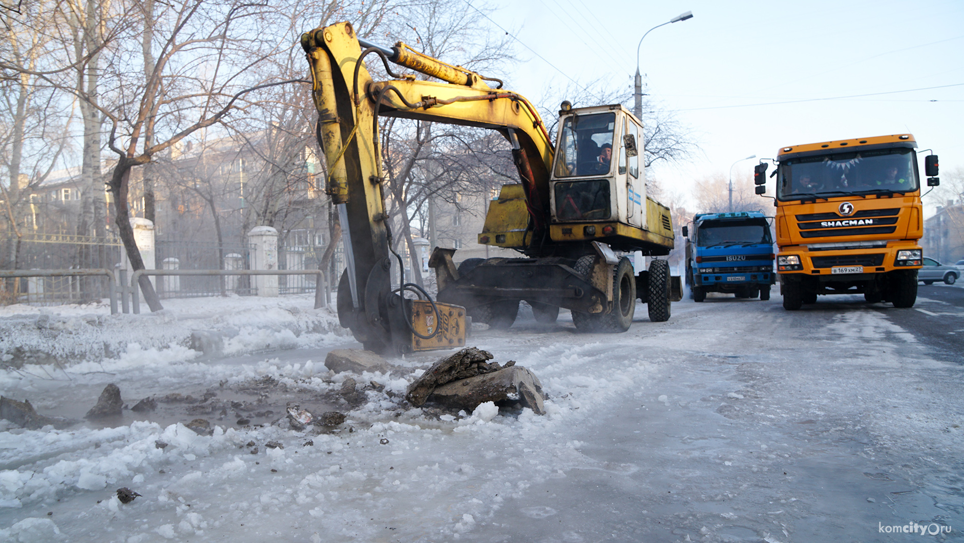 Из-за прорывов труб холодного водоснабжения проспекты Ленина и Победы покрылись льдом