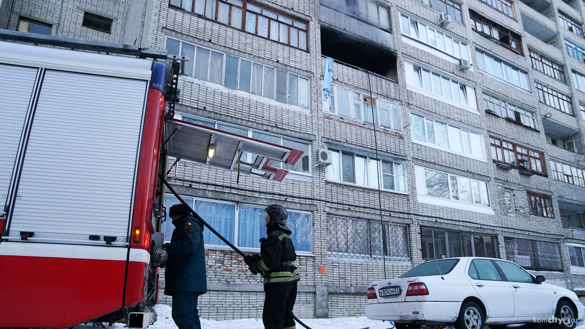 В доме по улице Пионерской прогремел взрыв неизвестного происхождения и выгорела квартира