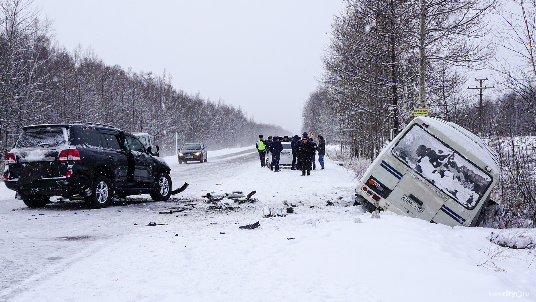 На Хумминском шоссе столкнулись автобус и джип, есть пострадавшие