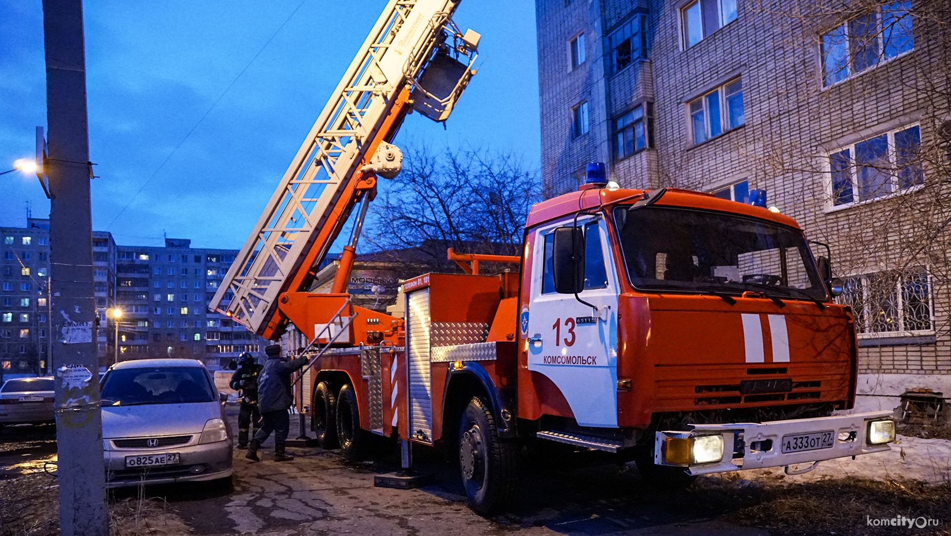 Погорелец отказался эвакуироваться из задымлённой квартиры по автолестнице