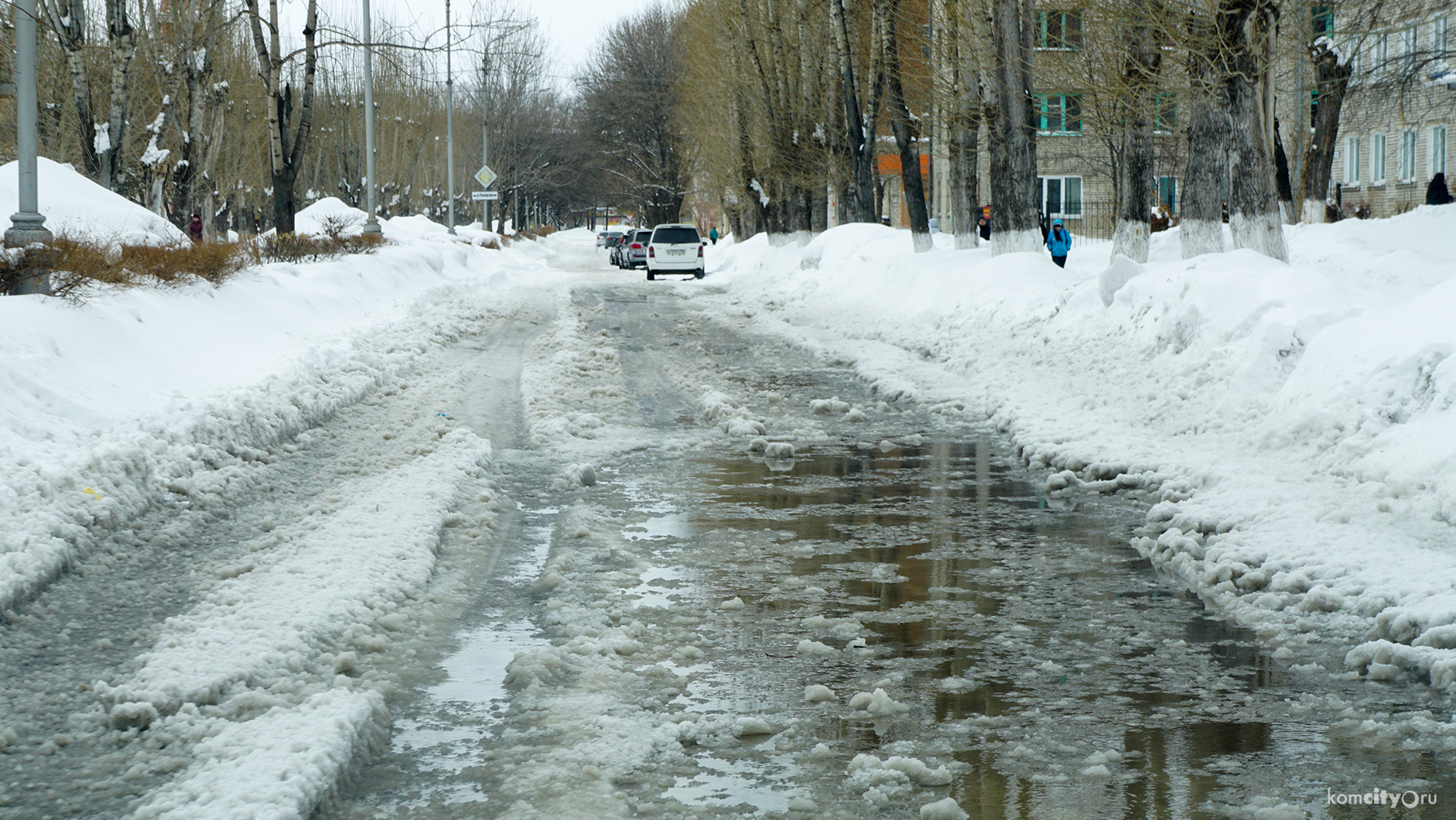 В результате прорыва водопровода проезжая часть Кирова и Орджоникидзе часть залита водой