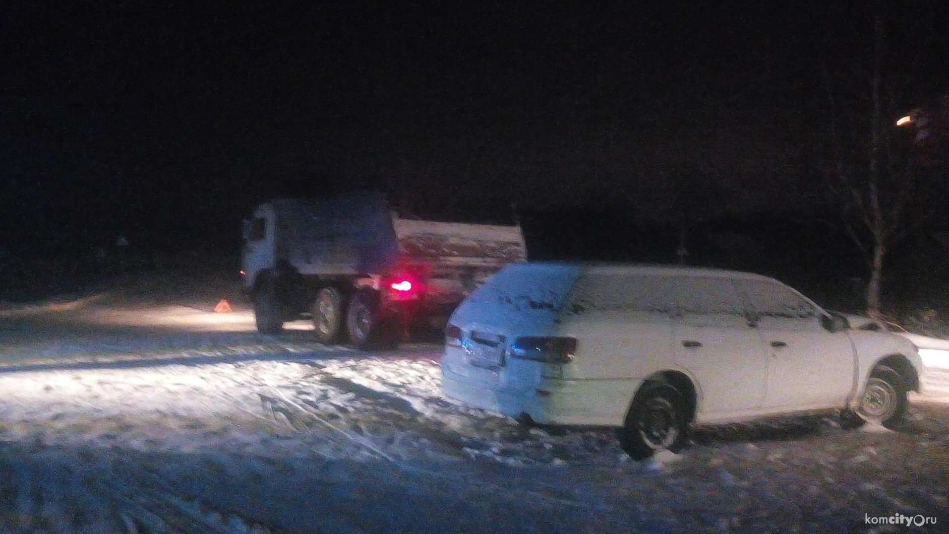 Врезавшаяся в КамАЗ автомобилистка получила серьёзную травму позвоночника