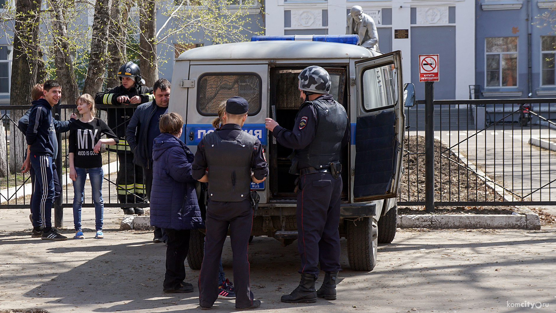 Молодые люди помогли задержать телефонных террористок, заминировавших школу №7