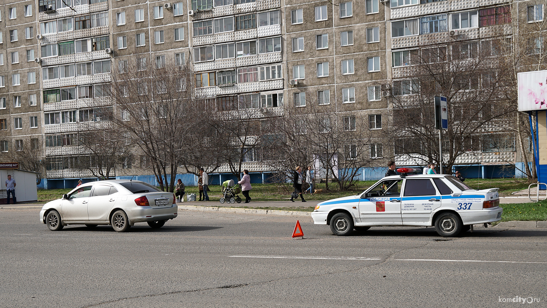 На Вокзальной сбили двух пешеходов, перебегавших дорогу в неположенном месте