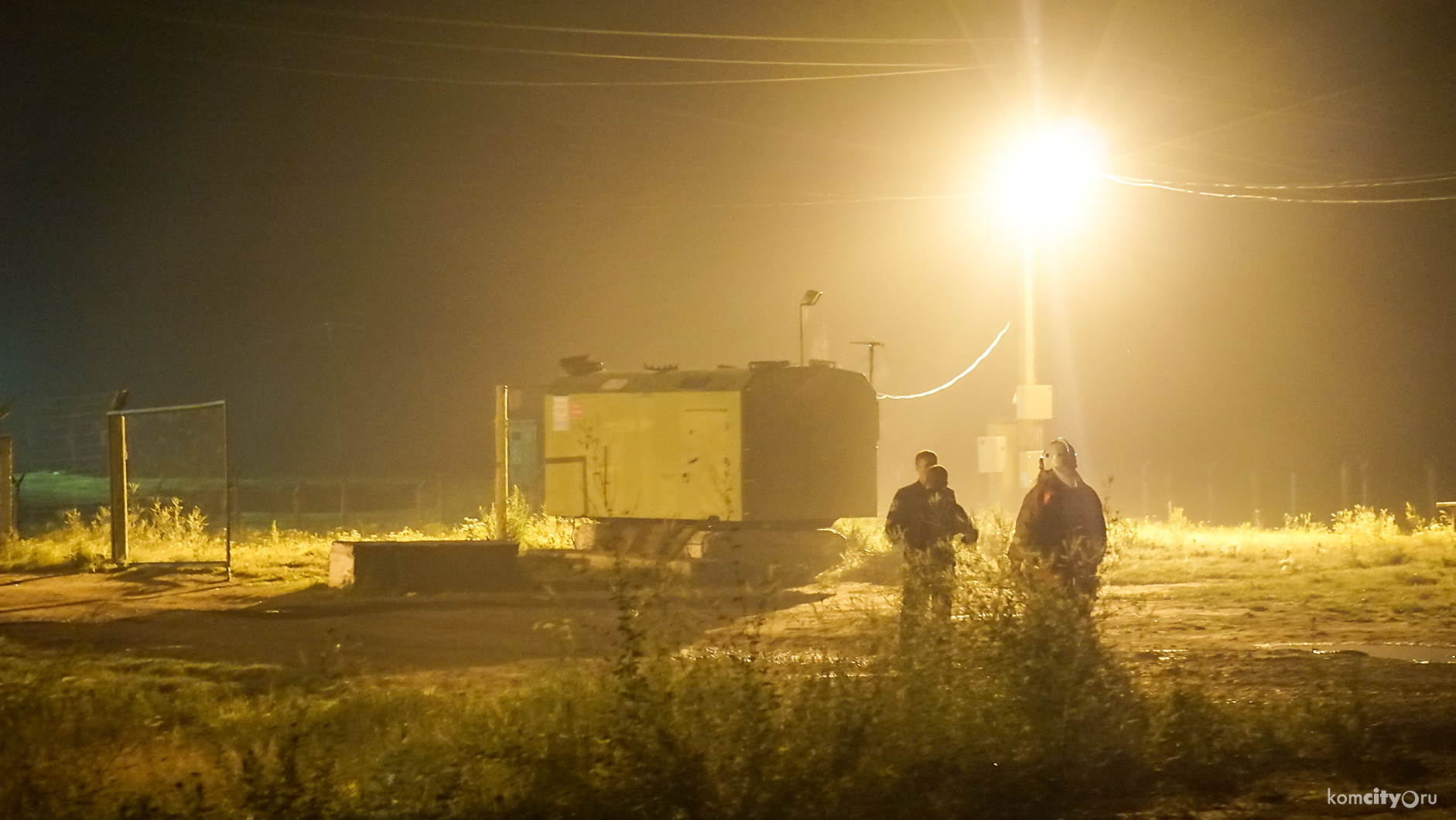 На Дзёмгах горит склад боеприпасов — взрывы слышны за несколько километров