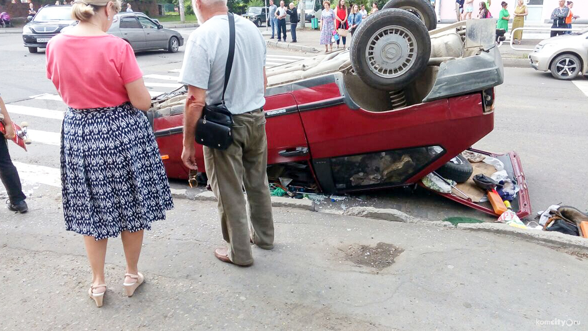 На перекрёстке Ленинградская — Советская Лексус перевернул Жигули