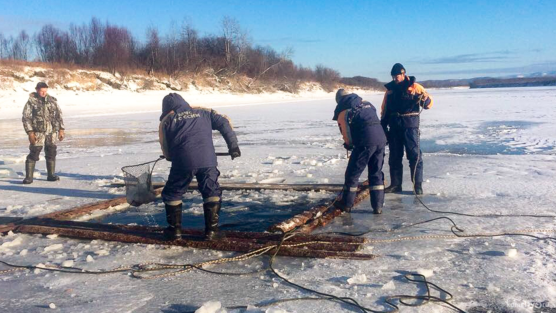 Водолазы подняли на поверхность тела утонувших на Амгуни мужчин