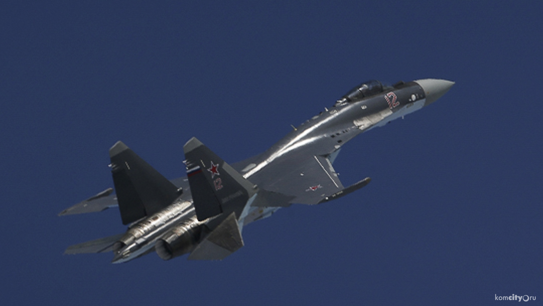 Построенные в Комсомольске Су-35 прилетели в Карелию