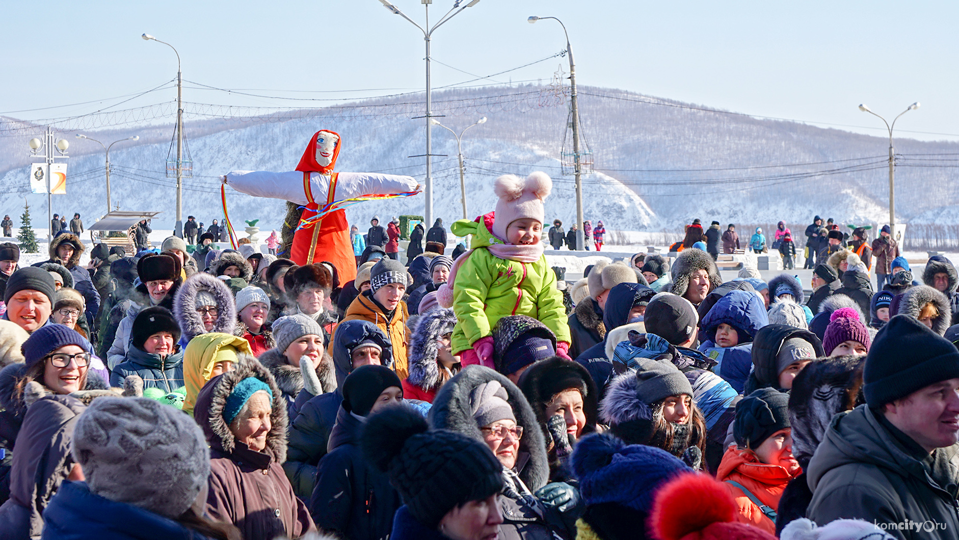 Холодные Масленичные гуляния начались на Набережной