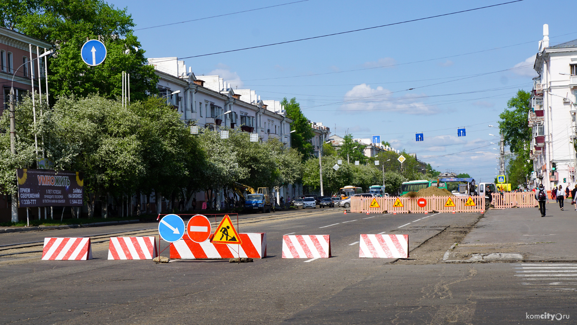 На площади Ленина приступили к демонтажу асфальта, проезжая часть частично перекрыта