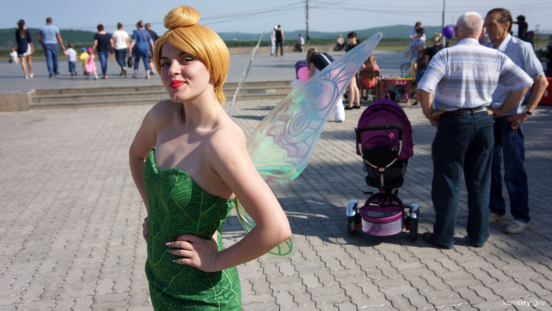 Герои мультфильмов поздравили детей с «профессиональным праздником» на Набережной