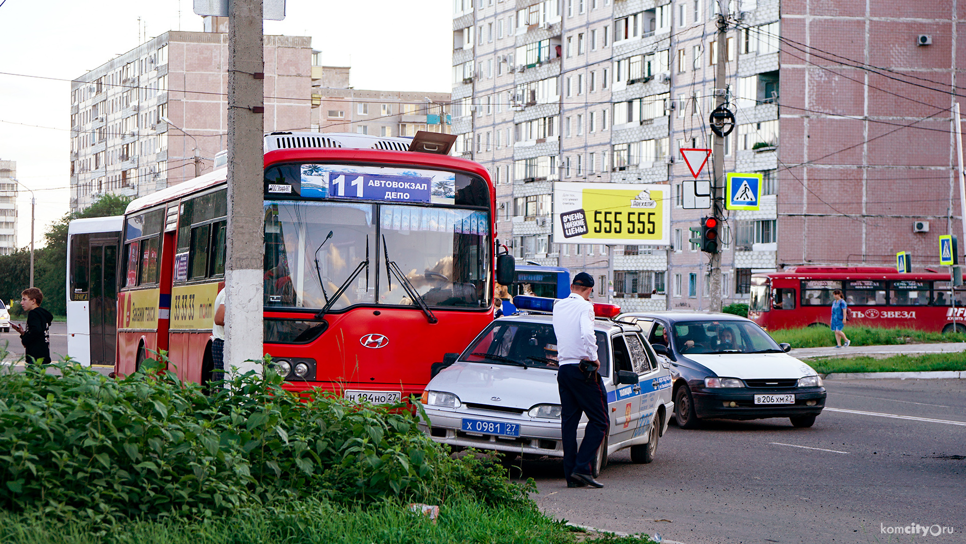 На Дикопольцева автобус протаранил патрульную машину ГИБДД