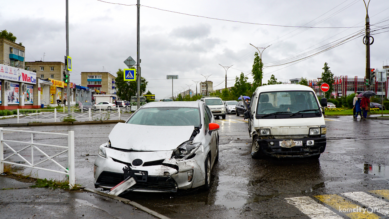 В столкновении на Победы — Орехова пострадали два человека