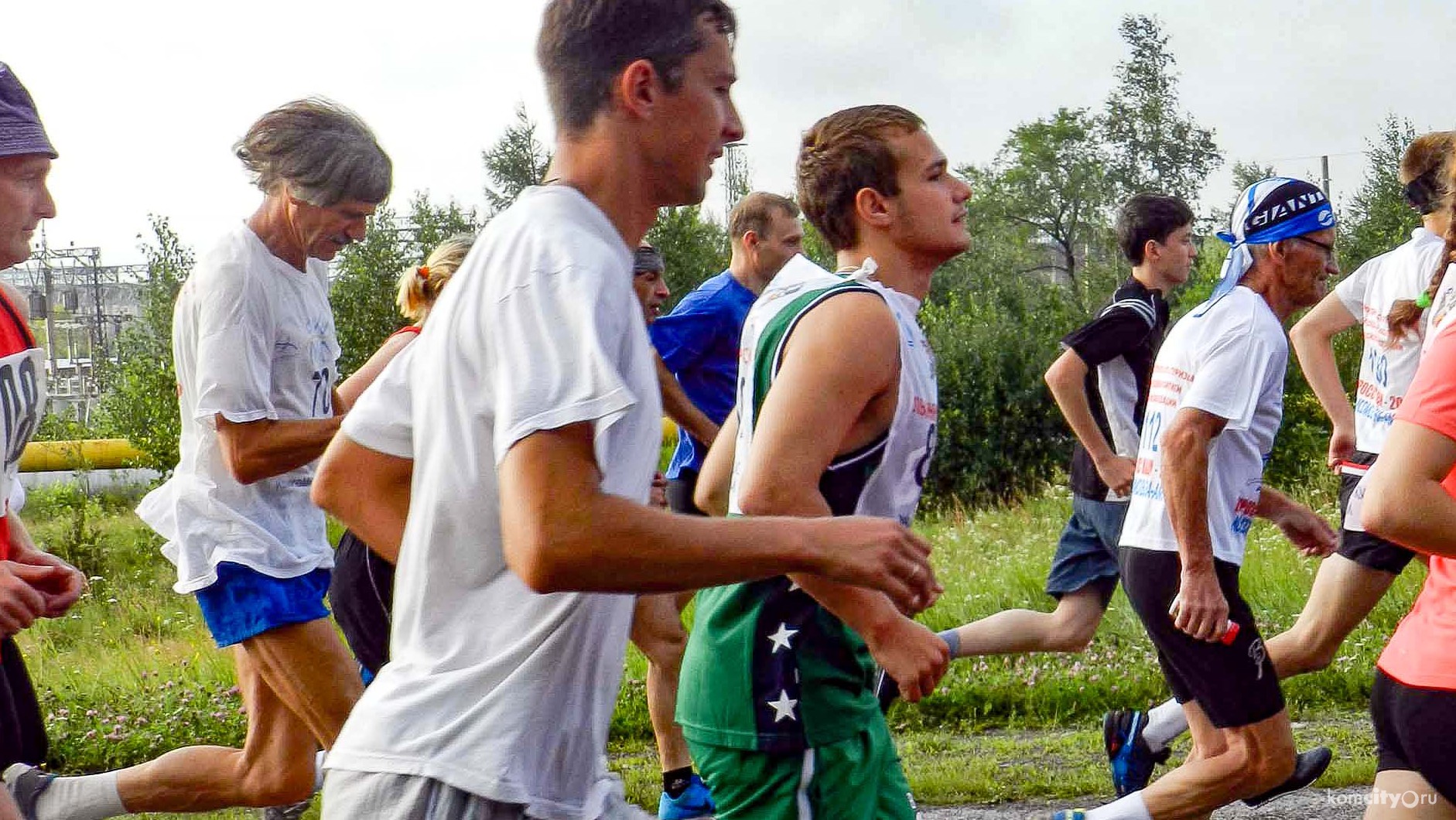 21 километр по шоссе пробежали участники соревнований памяти Анатолия Гриня