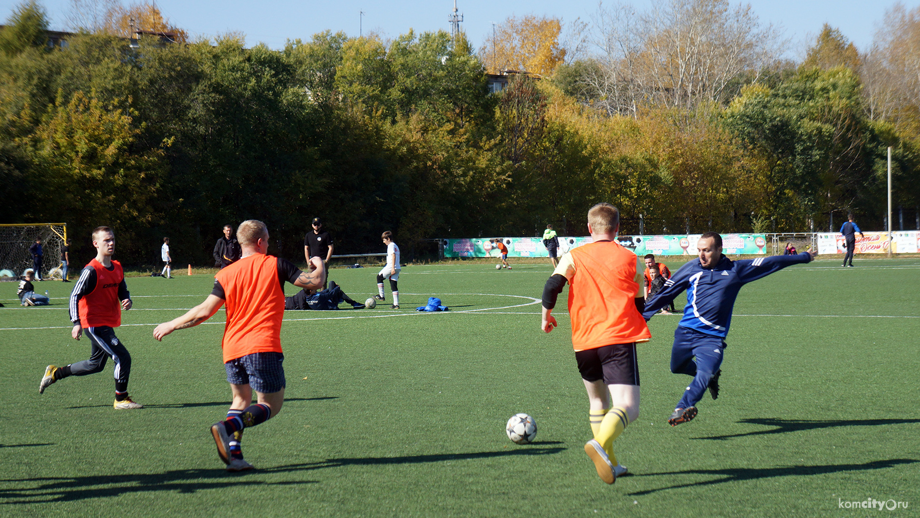Осенний турнир по футболу одновременно стартовал в Комсомольске и Амурске