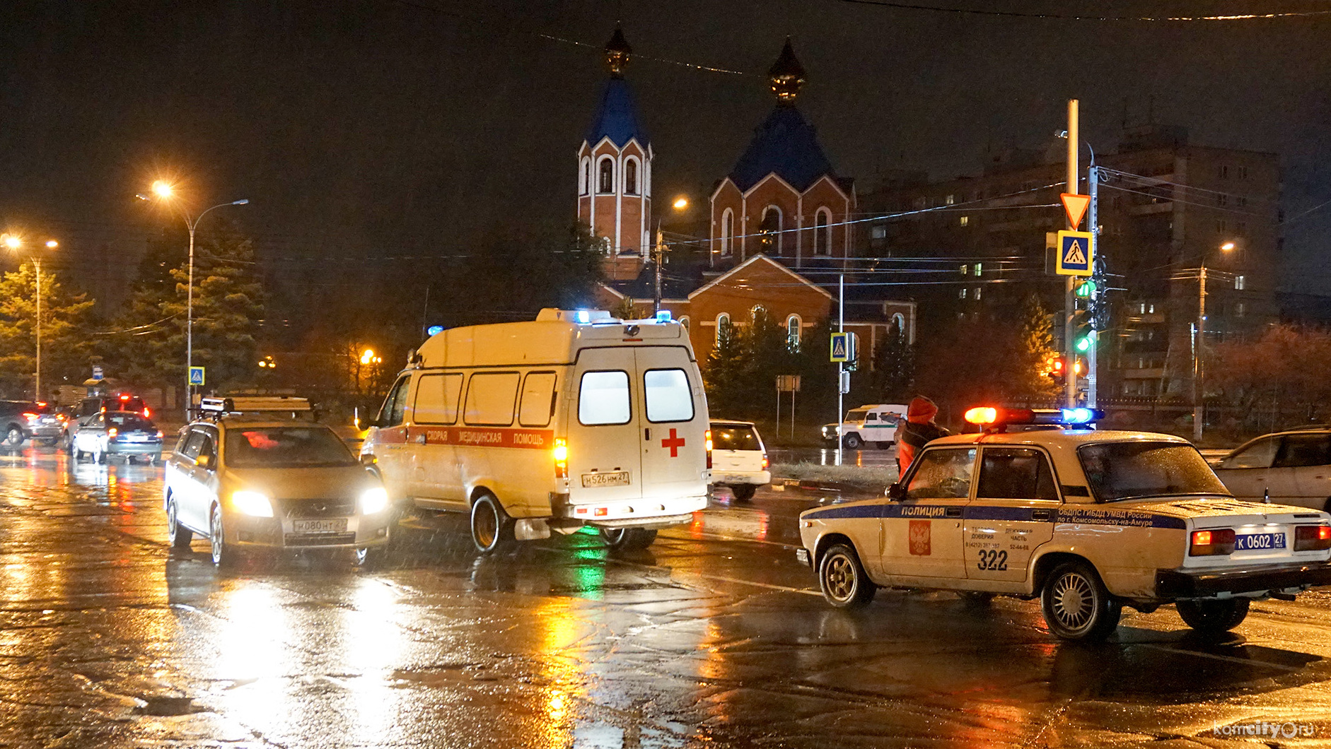 На перекрёстке Ленина — Первостроителей сбили пешехода, водитель скрылся