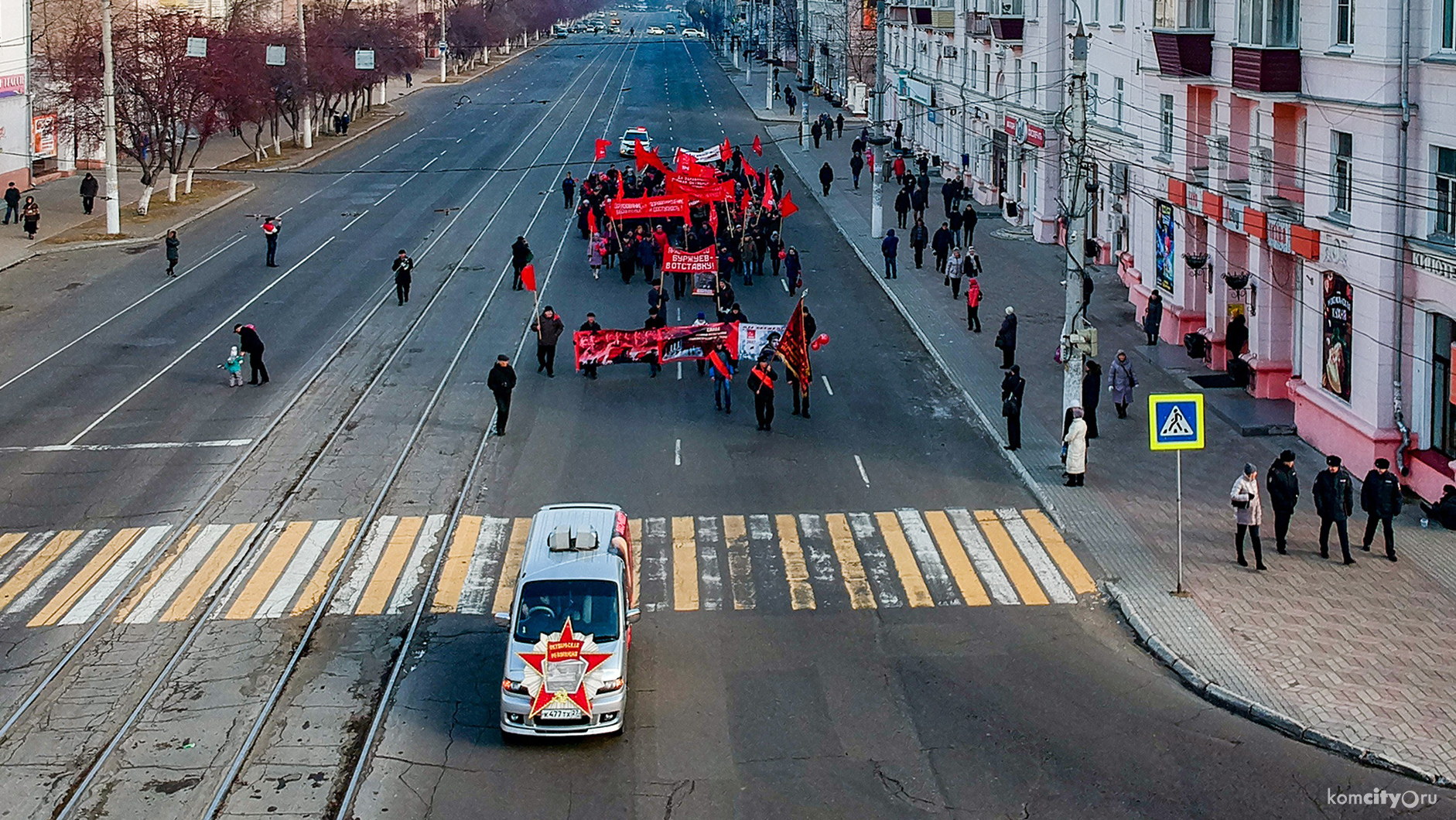 Из-за шествия коммунистов на проспекте Ленина до полудня перекроют движение