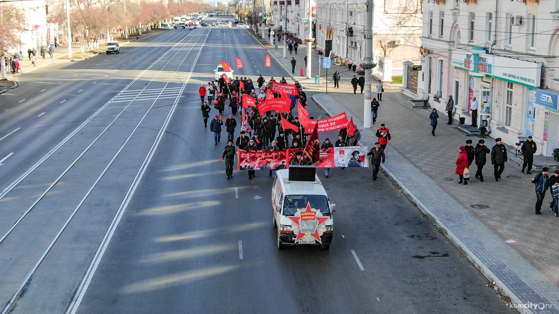 101-летие октябрьской революции отметили шествием и митингом