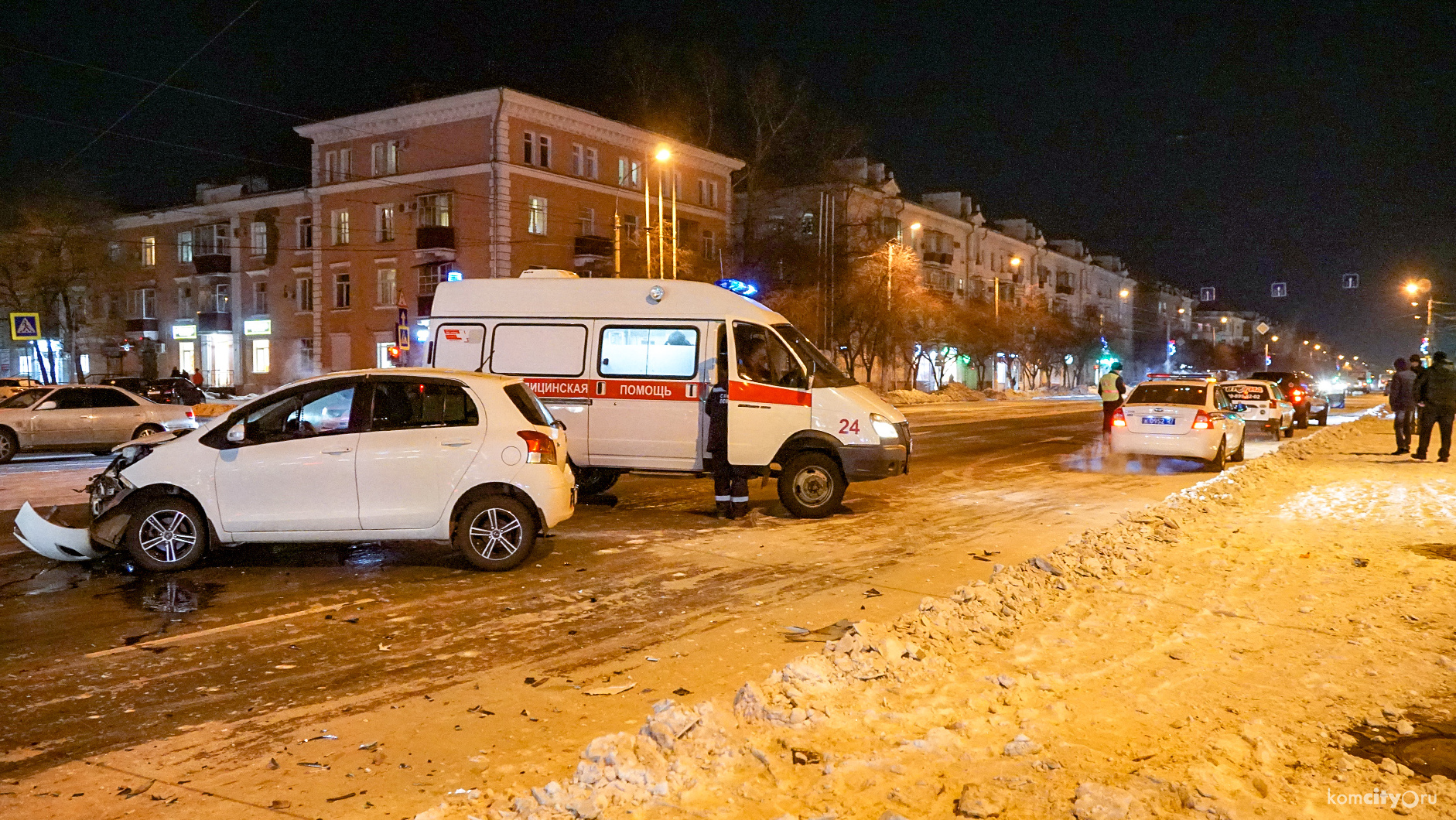 В столкновении на площади Ленина пострадала водительница